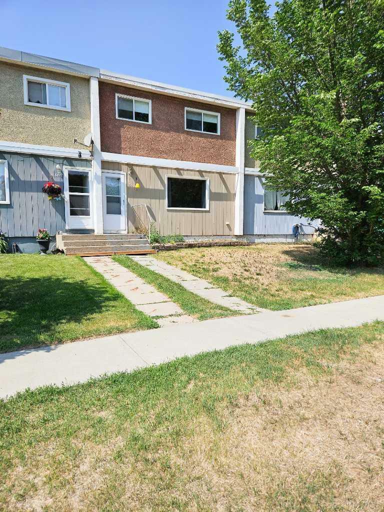 8814 96 Street  Peace River AB T8S 1R6 photo