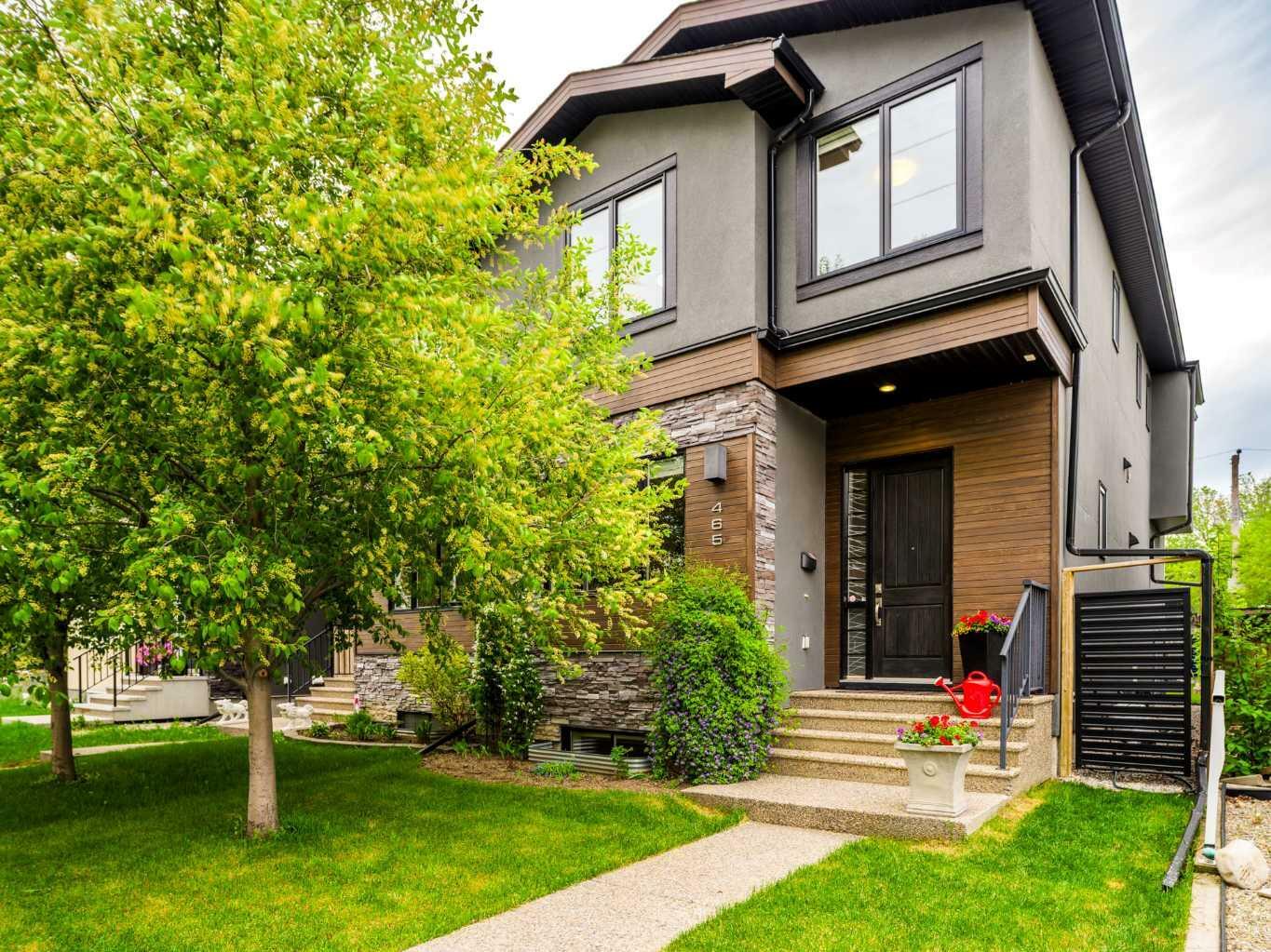 Property Photo: 465 22 Avenue NW AB T2M 1N4