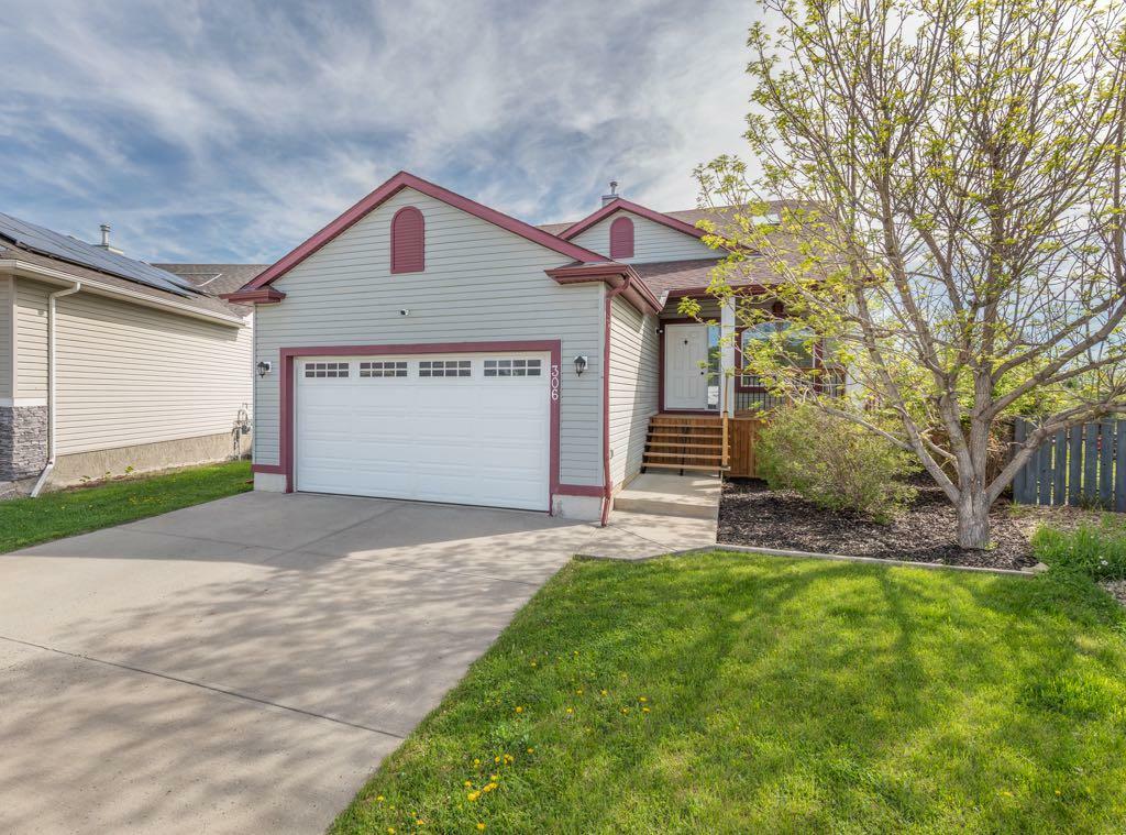 Property Photo:  306 Edward Close  AB T0L 2A0 