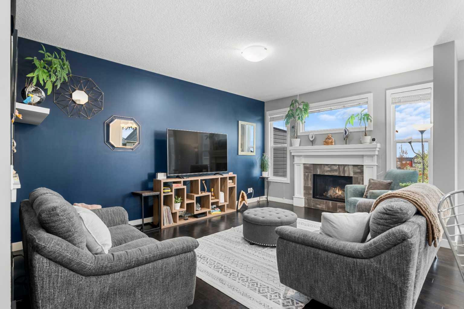Property Photo: 37 Evansglen Mews NW AB T3P 0P1