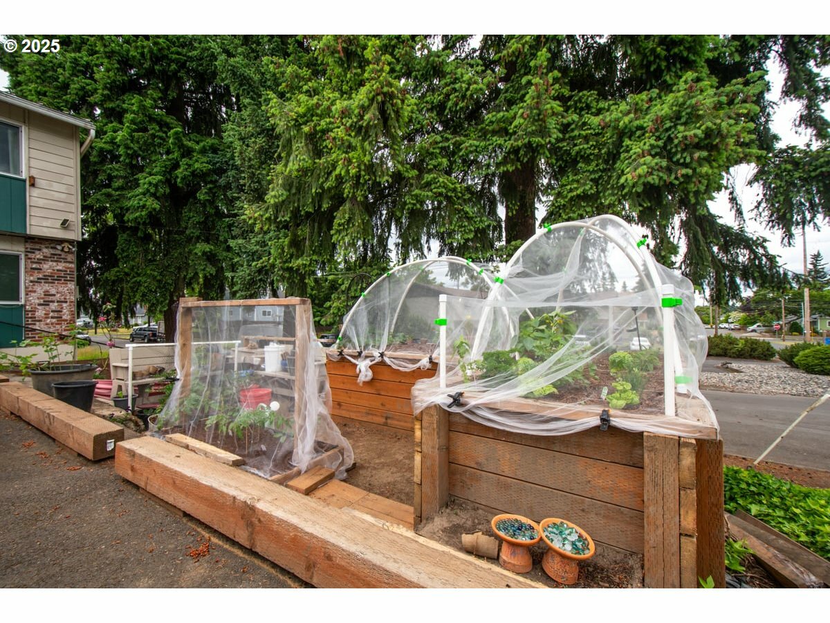Property Photo: 3112 N St WA 98663