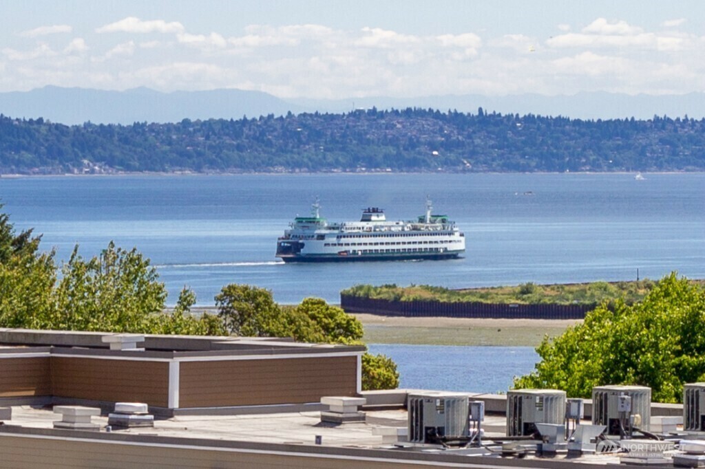 Property Photo: 170 Harbor Square Loop NE A401 WA 98110