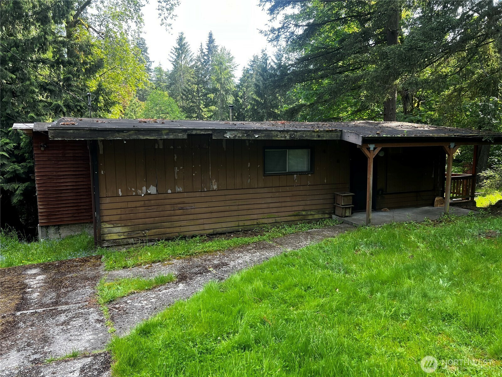 Property Photo:  418  137th Street SW  WA 98208 