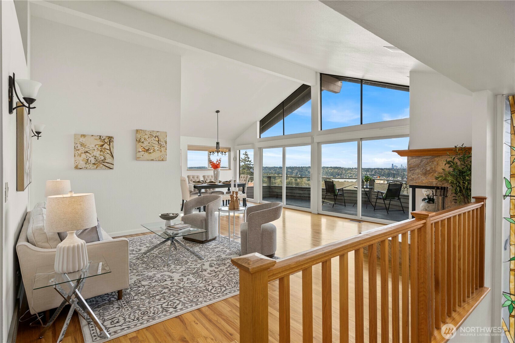 Property Photo: 4538 Somerset Drive SE WA 98006