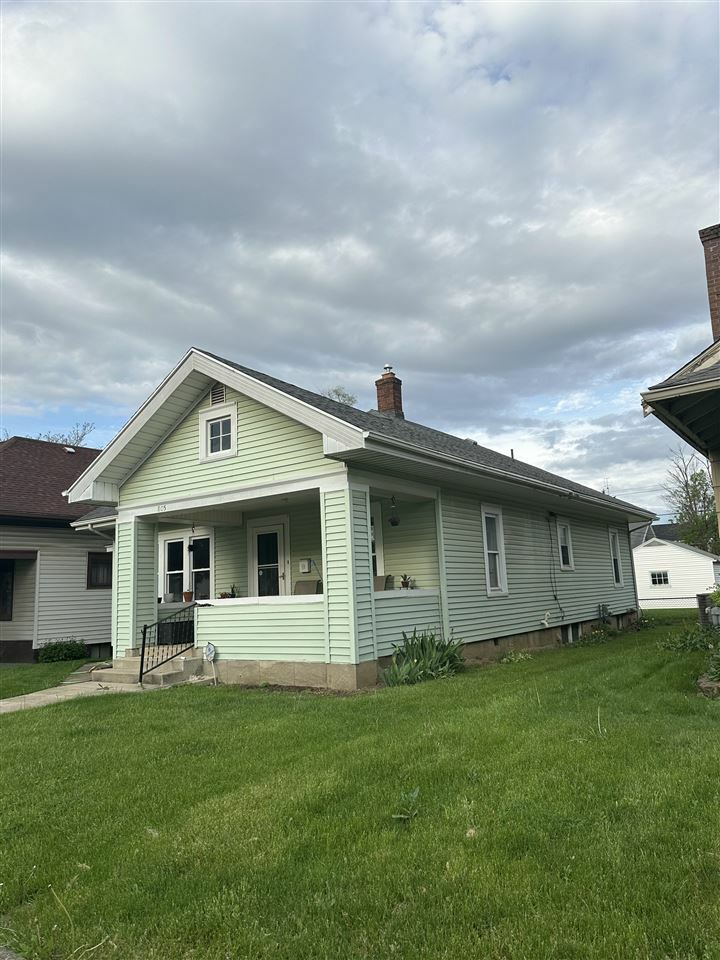 Property Photo: 805 S 8th IN 47374