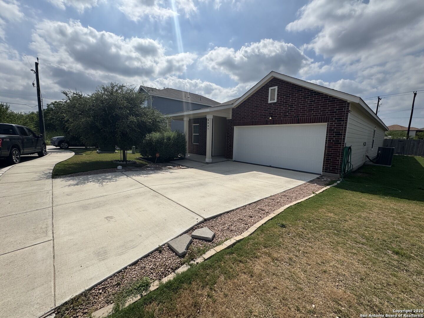 Property Photo:  8607 Rock Mdw  TX 78109 