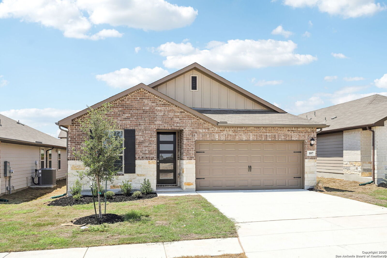 Property Photo:  107 Barton Point  TX 78108 