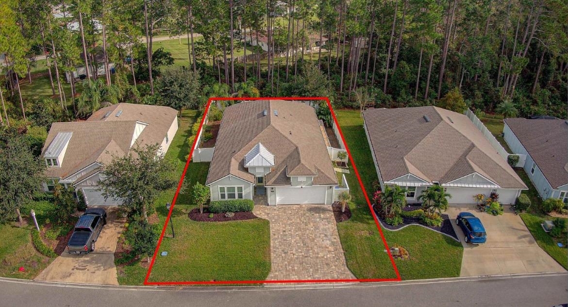 Property Photo: 249 Lost Lake Dr FL 32086