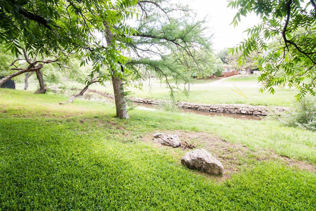 Property Photo: 27 Yucca St TX 76901