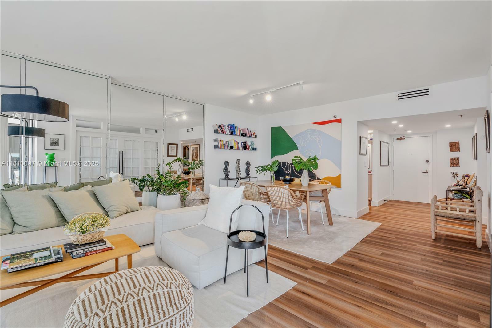 Property Photo: 520 Brickell Key Dr A707 FL 33131