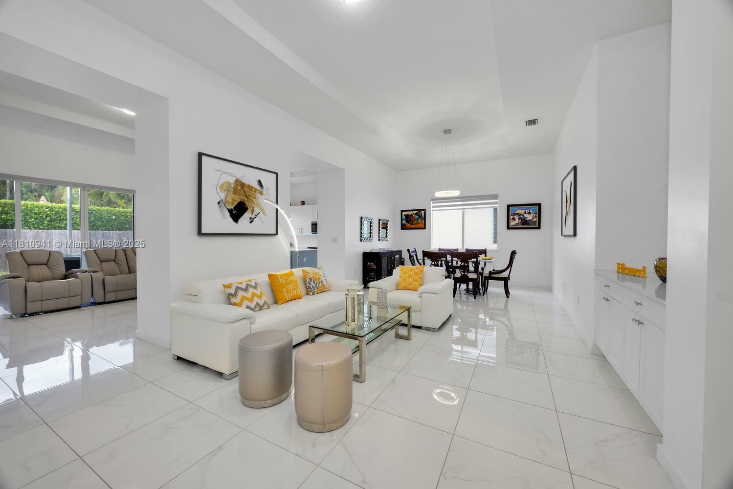 Property Photo: 15037 SW 174th St FL 33187