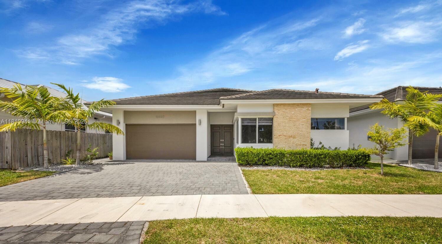 15037 SW 174th St  Miami FL 33187 photo