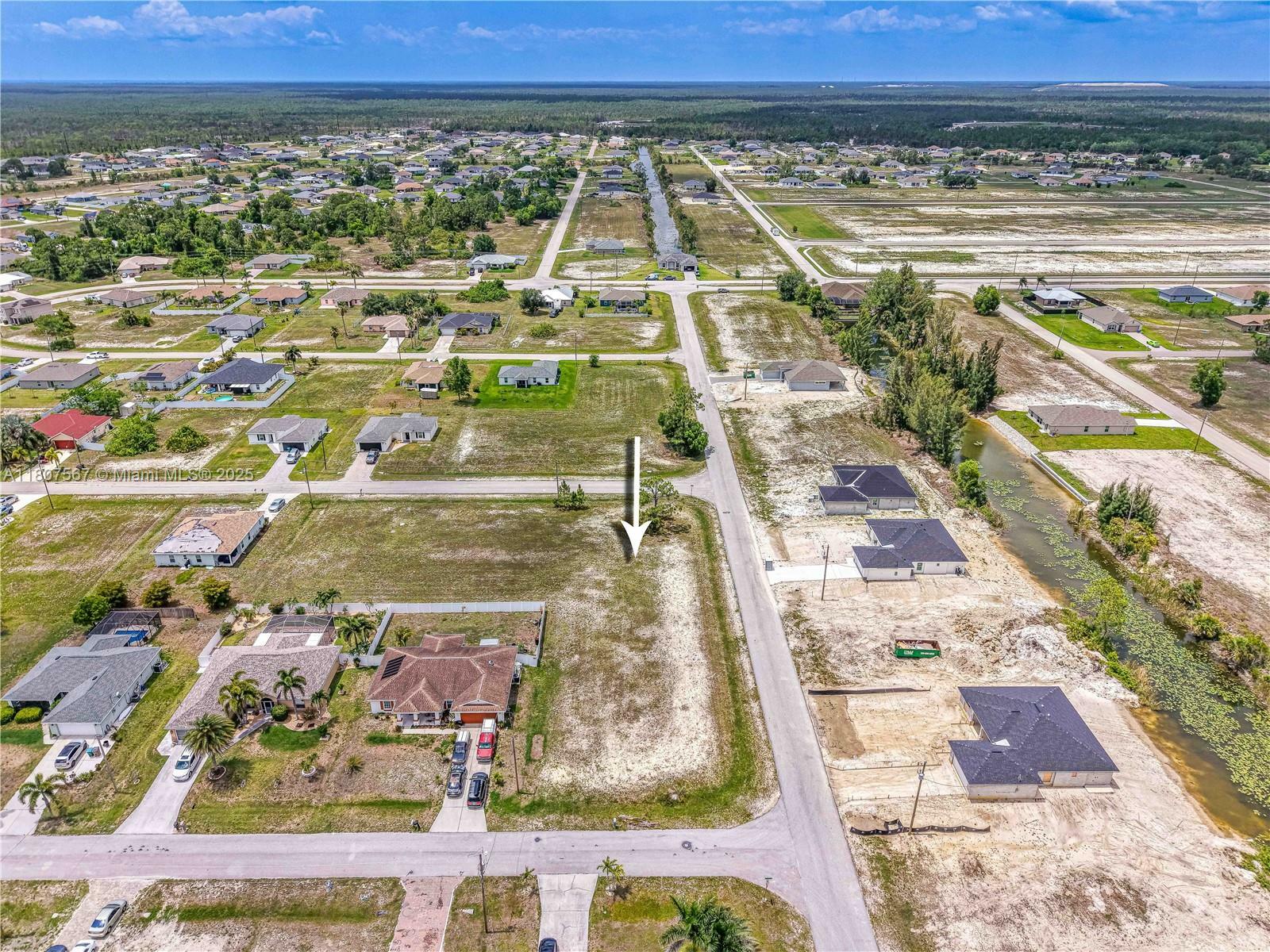 Property Photo: 1140 NE 40th St FL 33914