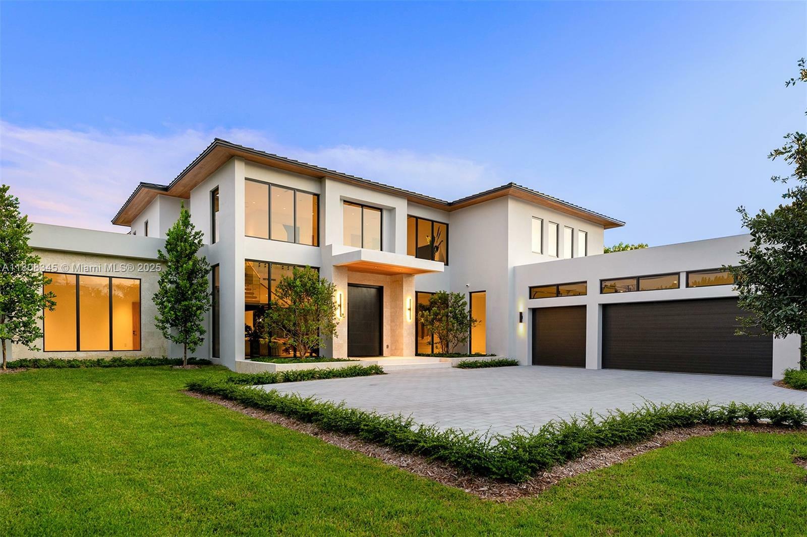 Property Photo: 11001 SW 65 Ave FL 33156