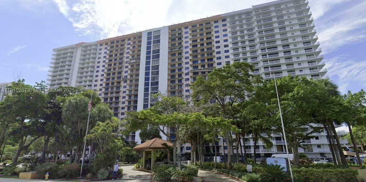 Property Photo: 210 174th St 2212 FL 33160