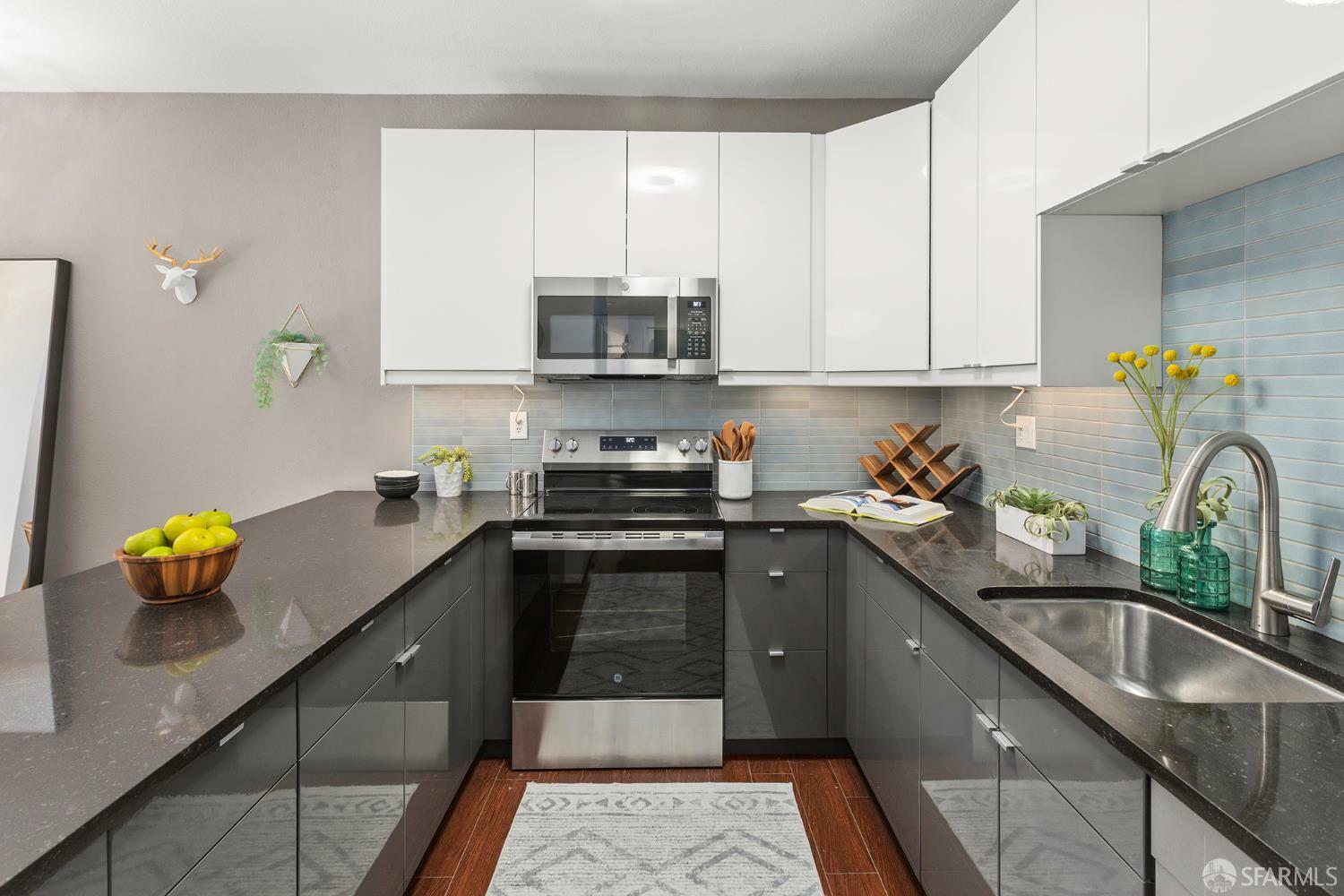 Property Photo: 2060 Sutter Street 202 CA 94115