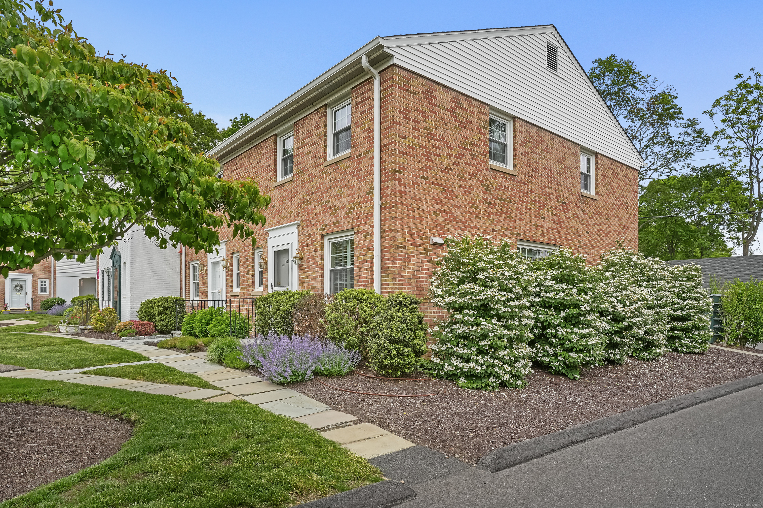Property Photo: 101 Heritage Hill Road 101 CT 06840