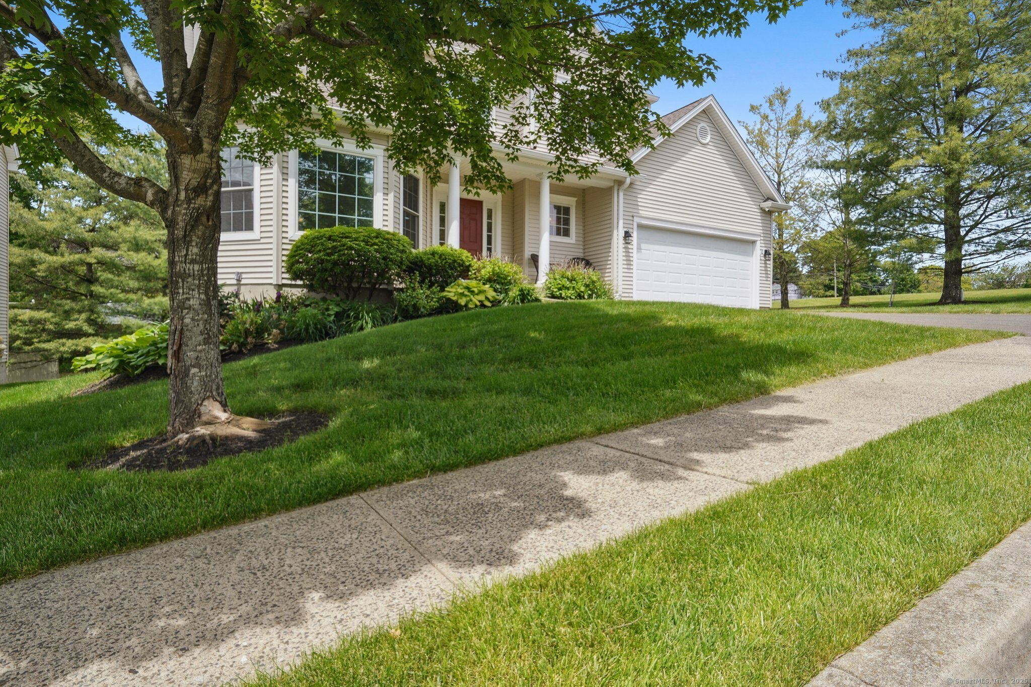 Property Photo:  2 Tobins Court  CT 06810 