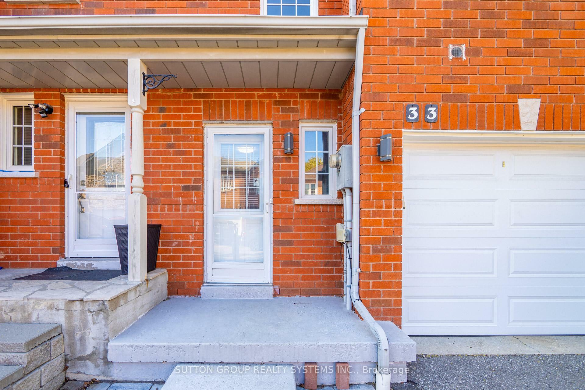 Property Photo: 1995 Pine Grove Avenue 33 ON L1V 6W4