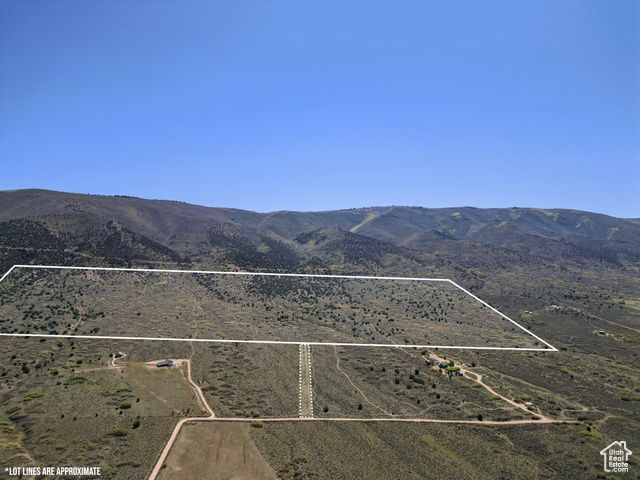 Property Photo: 865 S Guilded Oak Rd E UT 84082