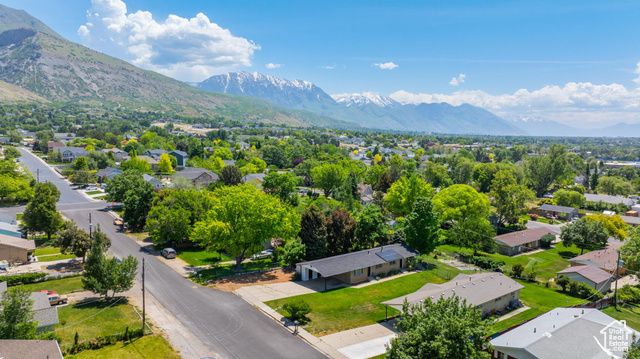 Property Photo:  652 E 200 N  UT 84062 