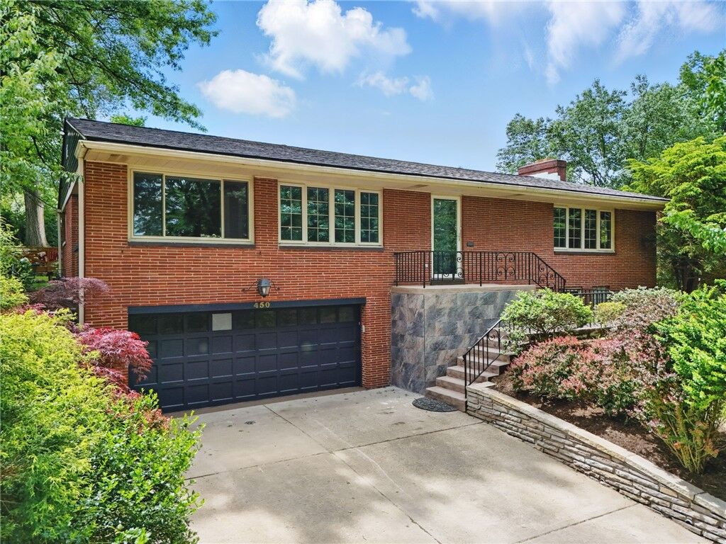 Property Photo:  450 Willow Dr  PA 15243 