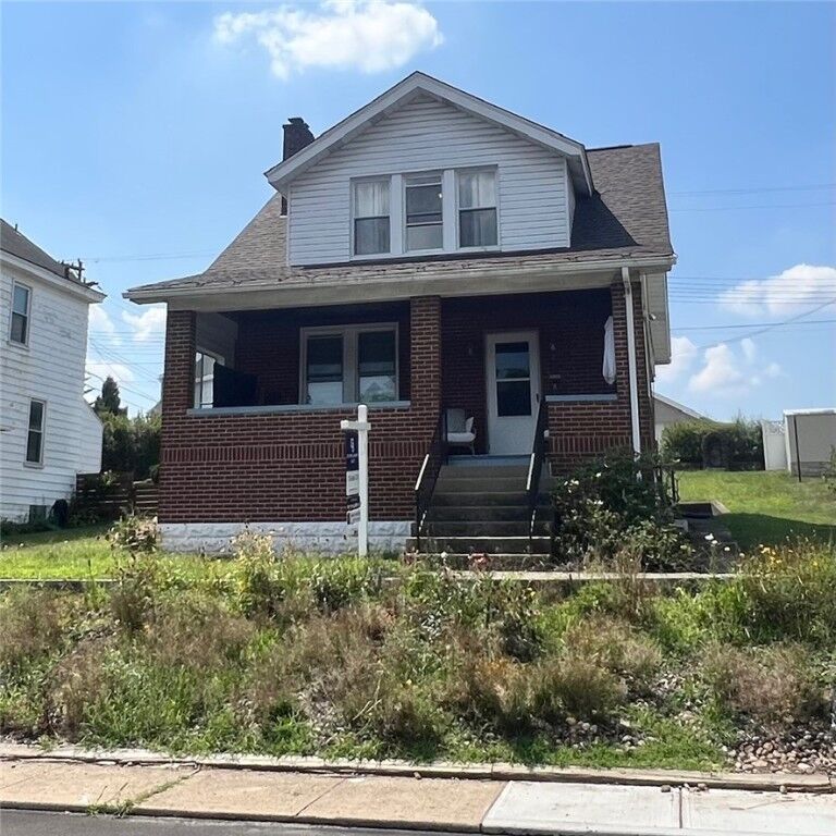 Property Photo:  2373 E Beckert Ave  PA 15212 