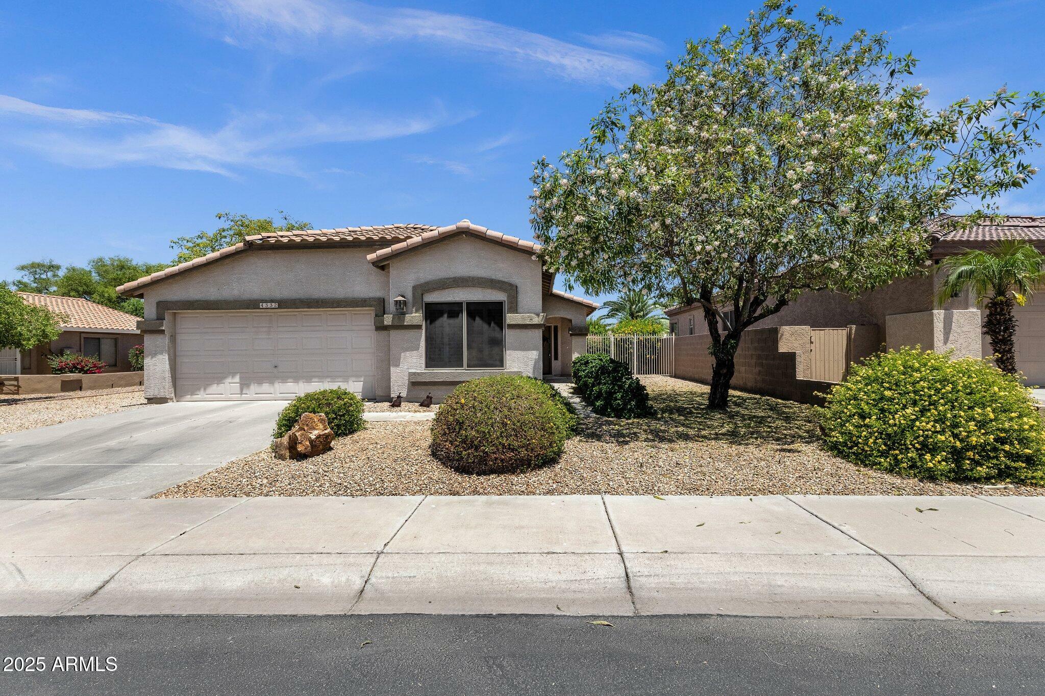 Property Photo: 4332 E Cassia Lane AZ 85298
