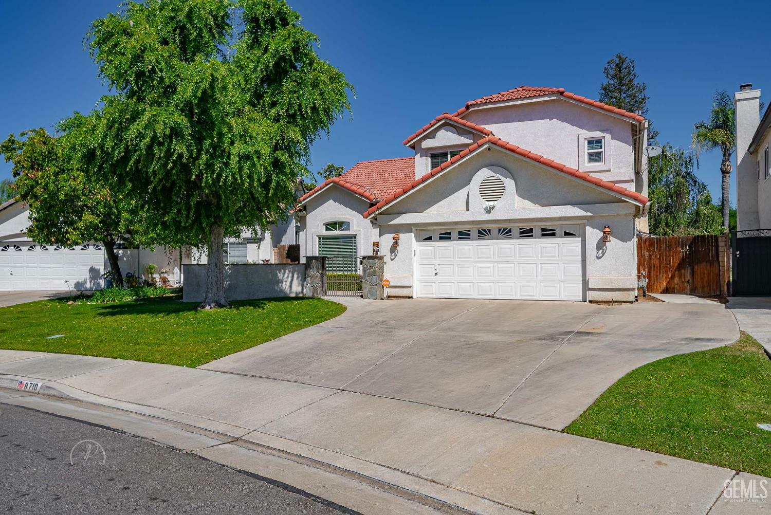 Property Photo: 8710 Goldfinch Drive CA 93312