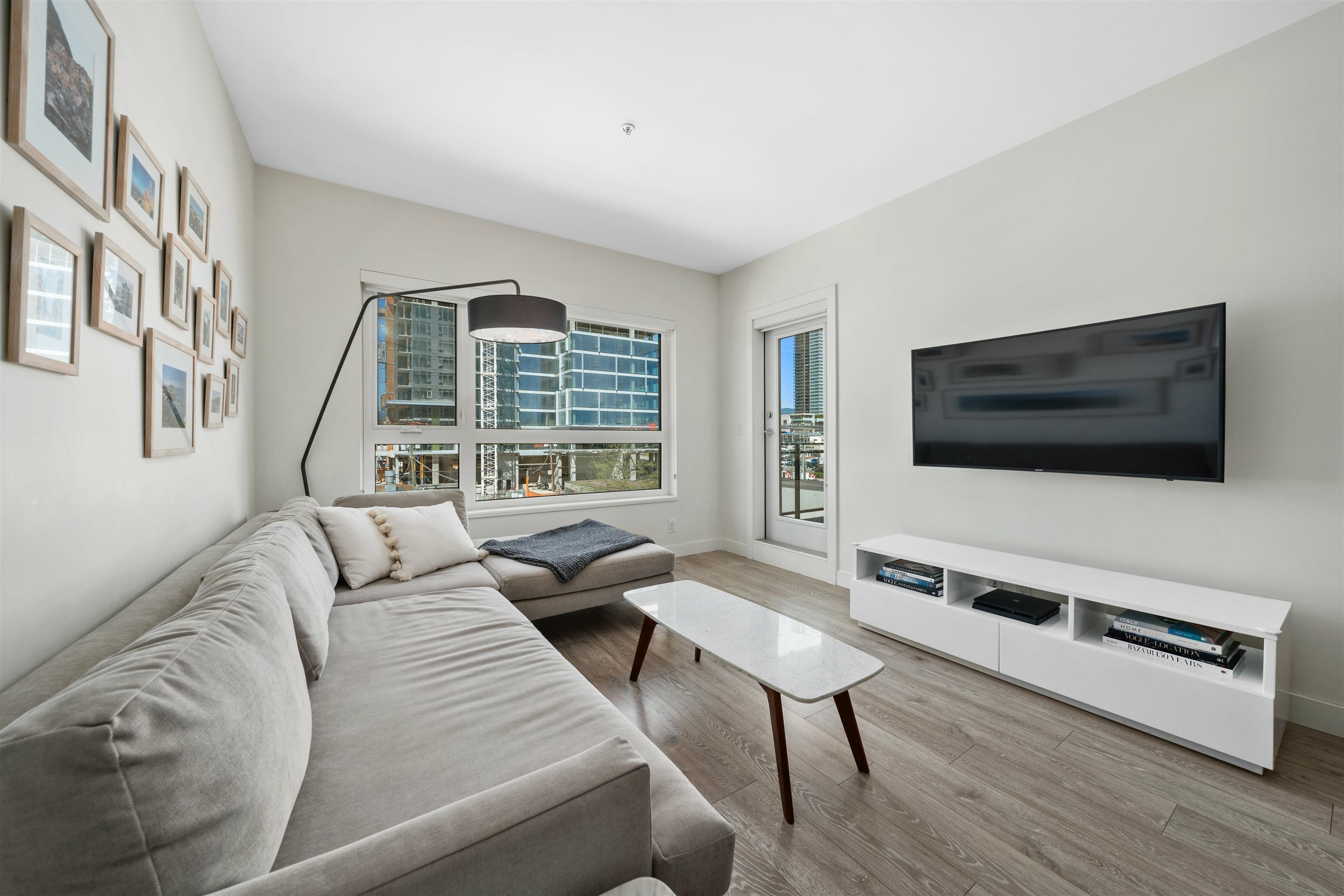 Property Photo:  4468 Dawson Street 402  BC V5C 0J9 