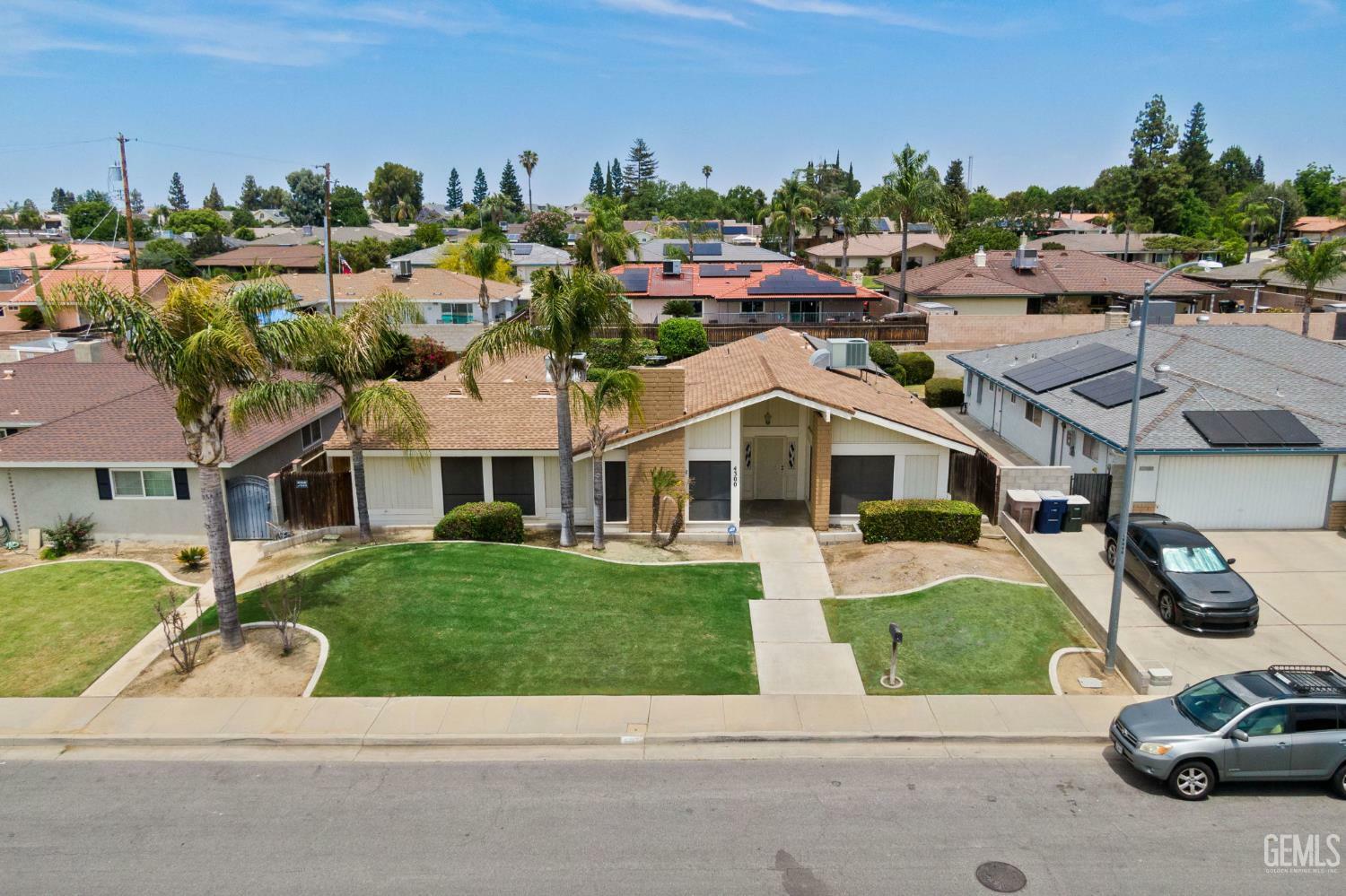 Property Photo: 4300 Cambridge Drive CA 93306