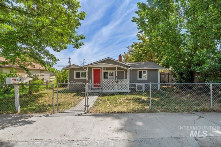 216 9th Ave North  Nampa ID 83687 photo