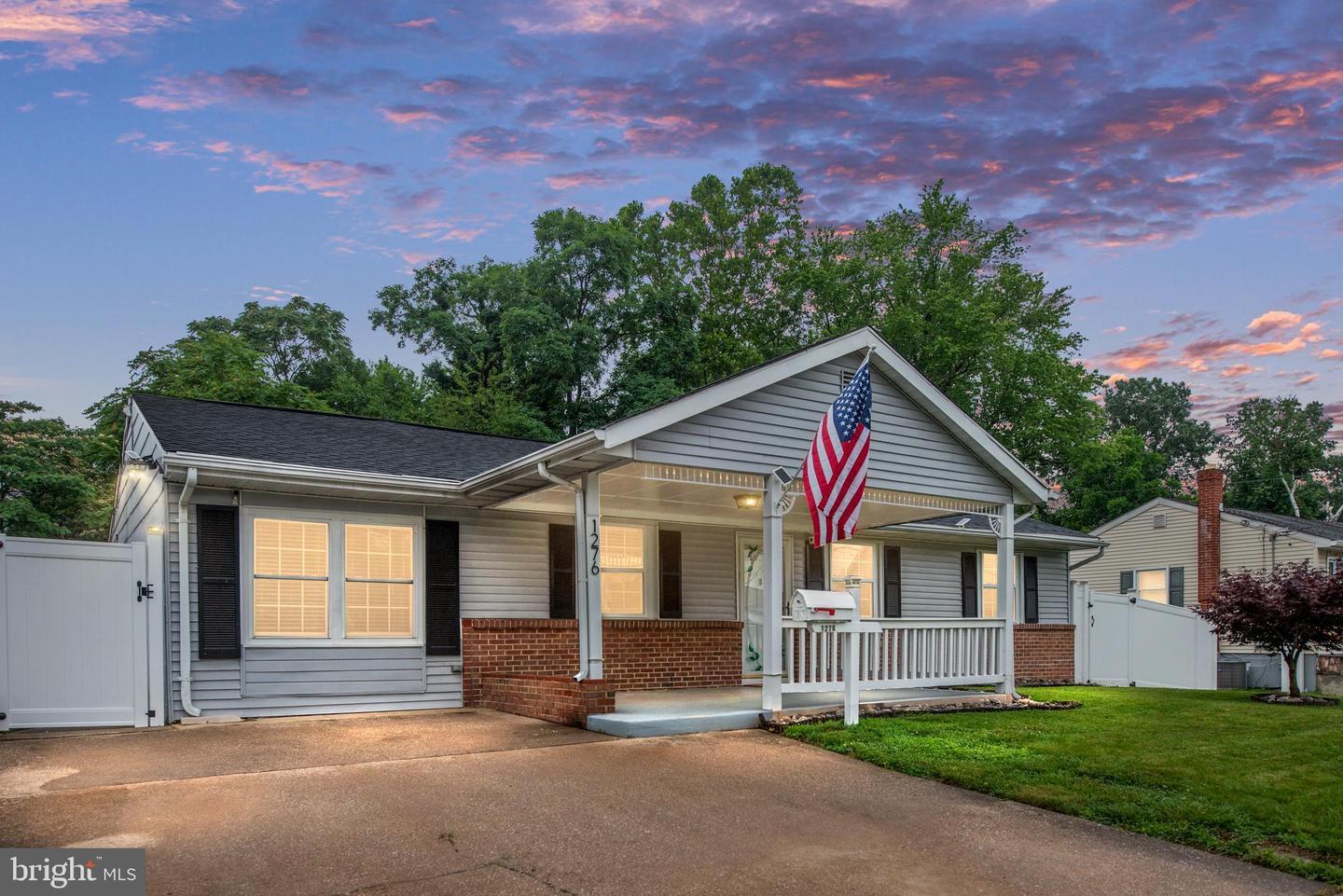 Property Photo: 1276 Cronin Drive VA 22191