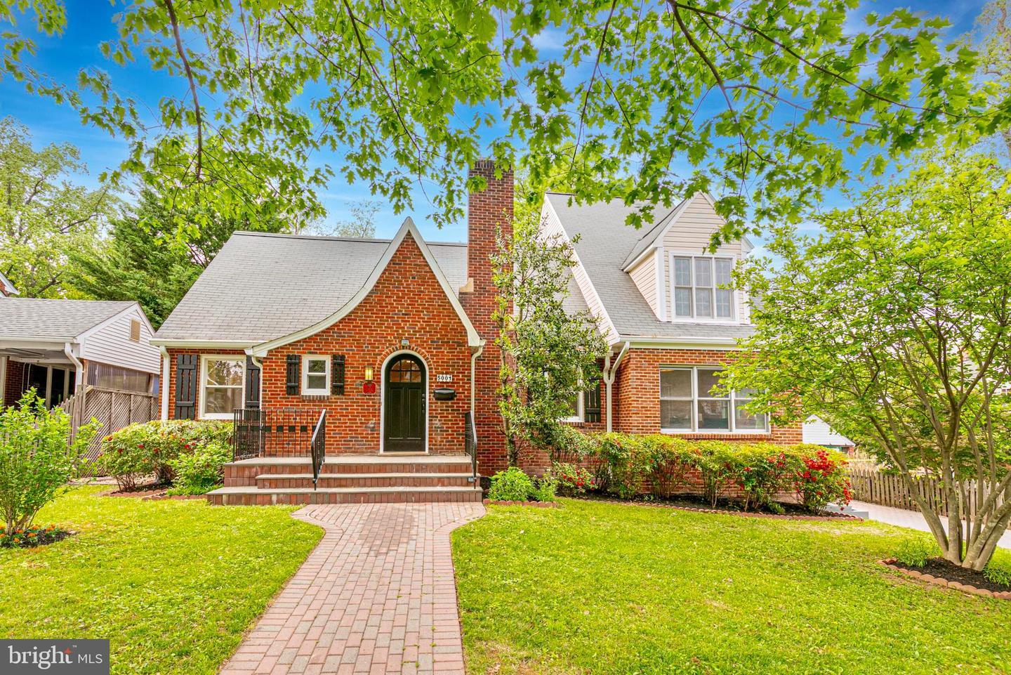 Property Photo:  5001 14th Street N  VA 22205 