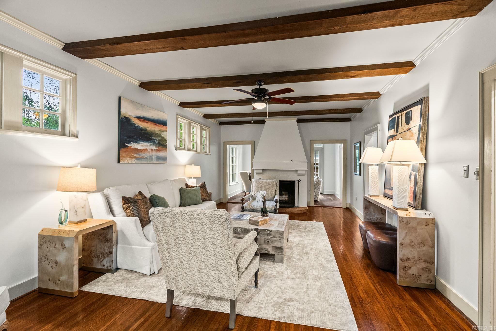 Property Photo: 489 Ridgeway Drive AR 72205