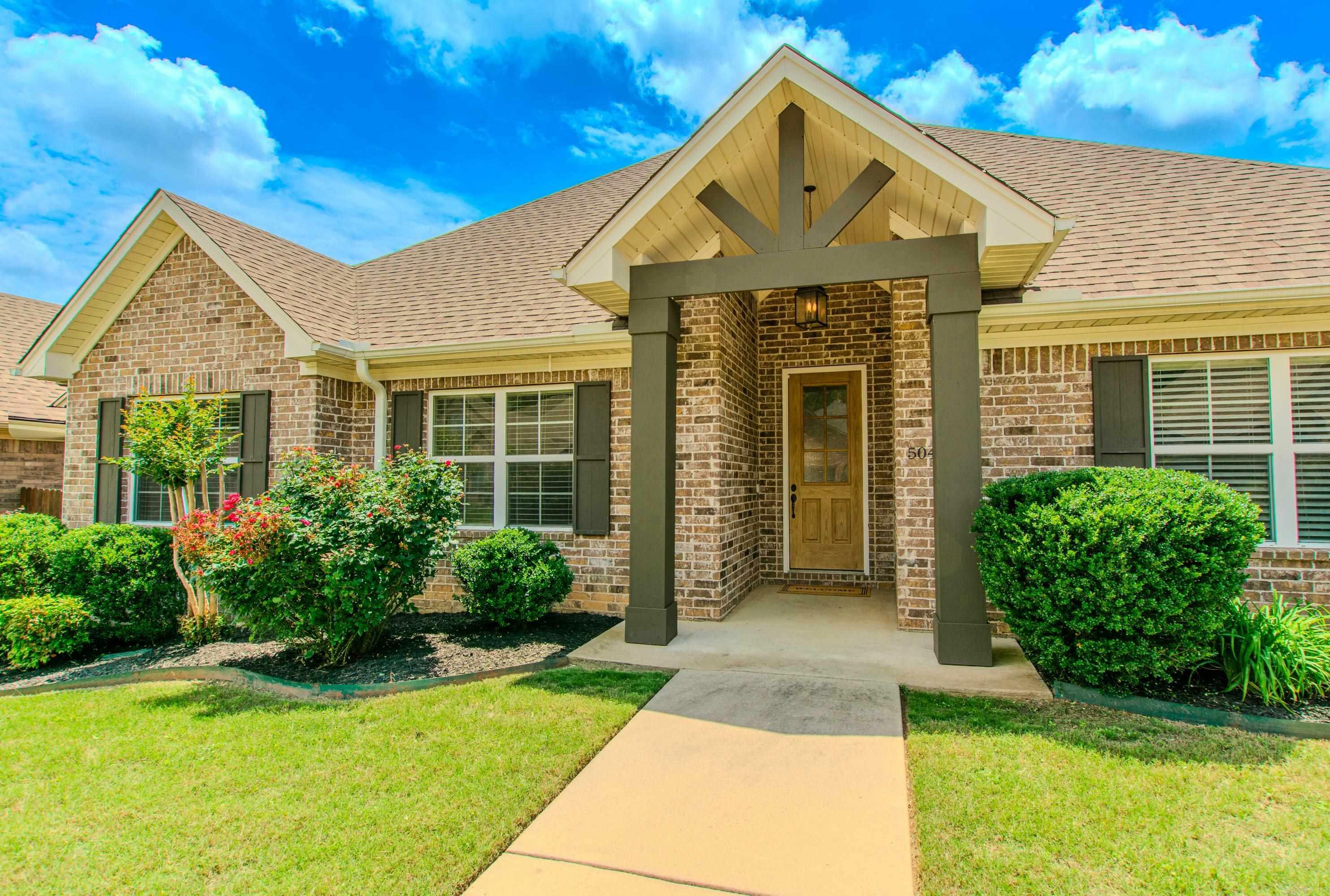 Property Photo: 5045 Maple Leaf Drive AR 72019