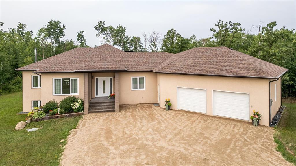Property Photo: 40 Quarry Ridge MB R0A 0W1