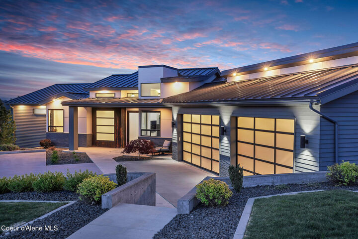 Property Photo: 175 N Holidays Hills Drive WA 99019