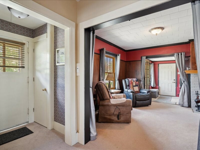 Property Photo: 1813 3rd Ave. SE IA 52403