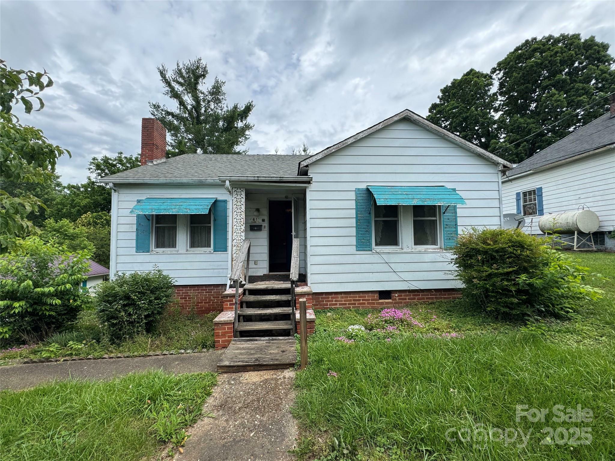 Property Photo:  61 Perry Street  NC 28752 