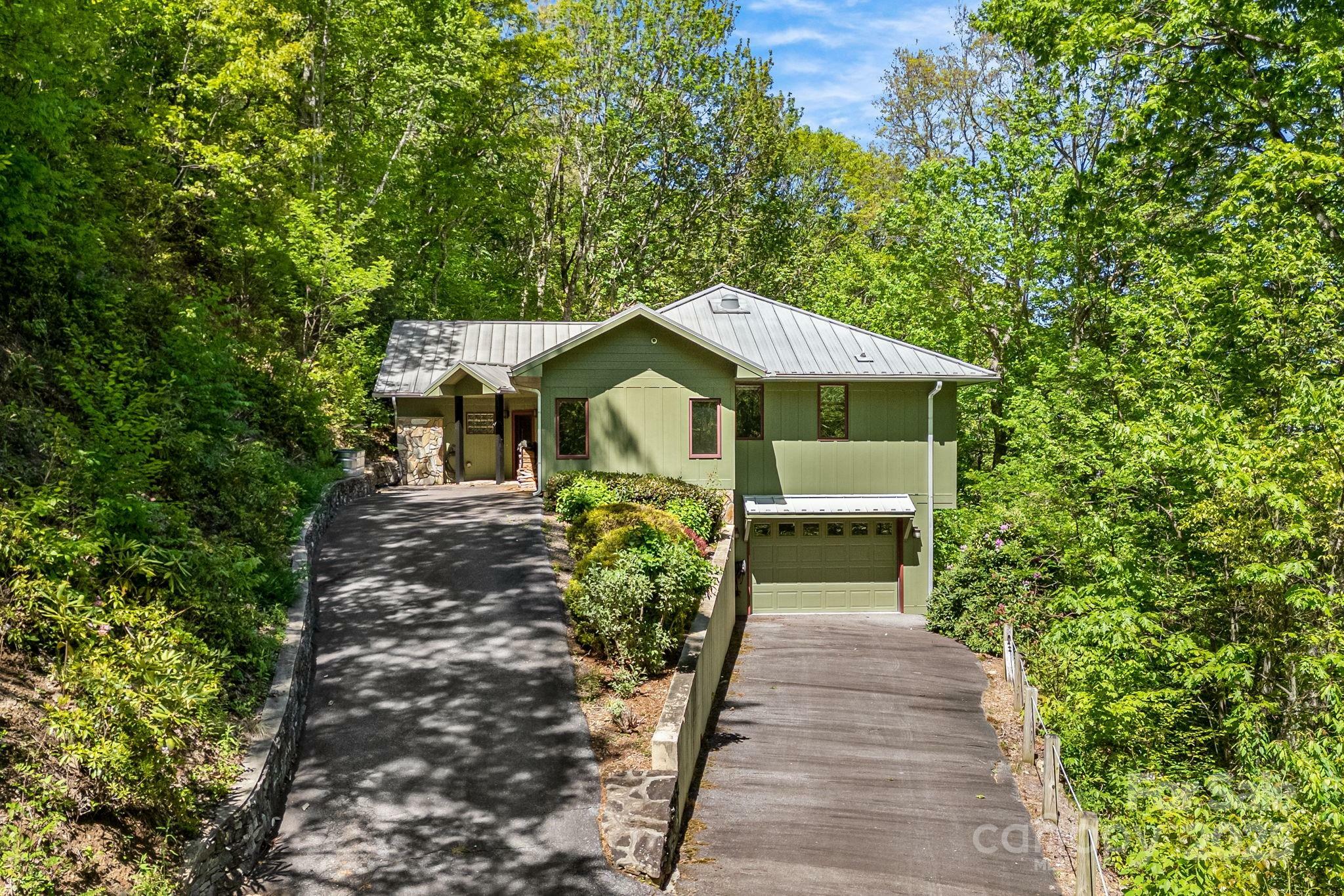 Property Photo: 1760 Winding Creek Drive NC 28786
