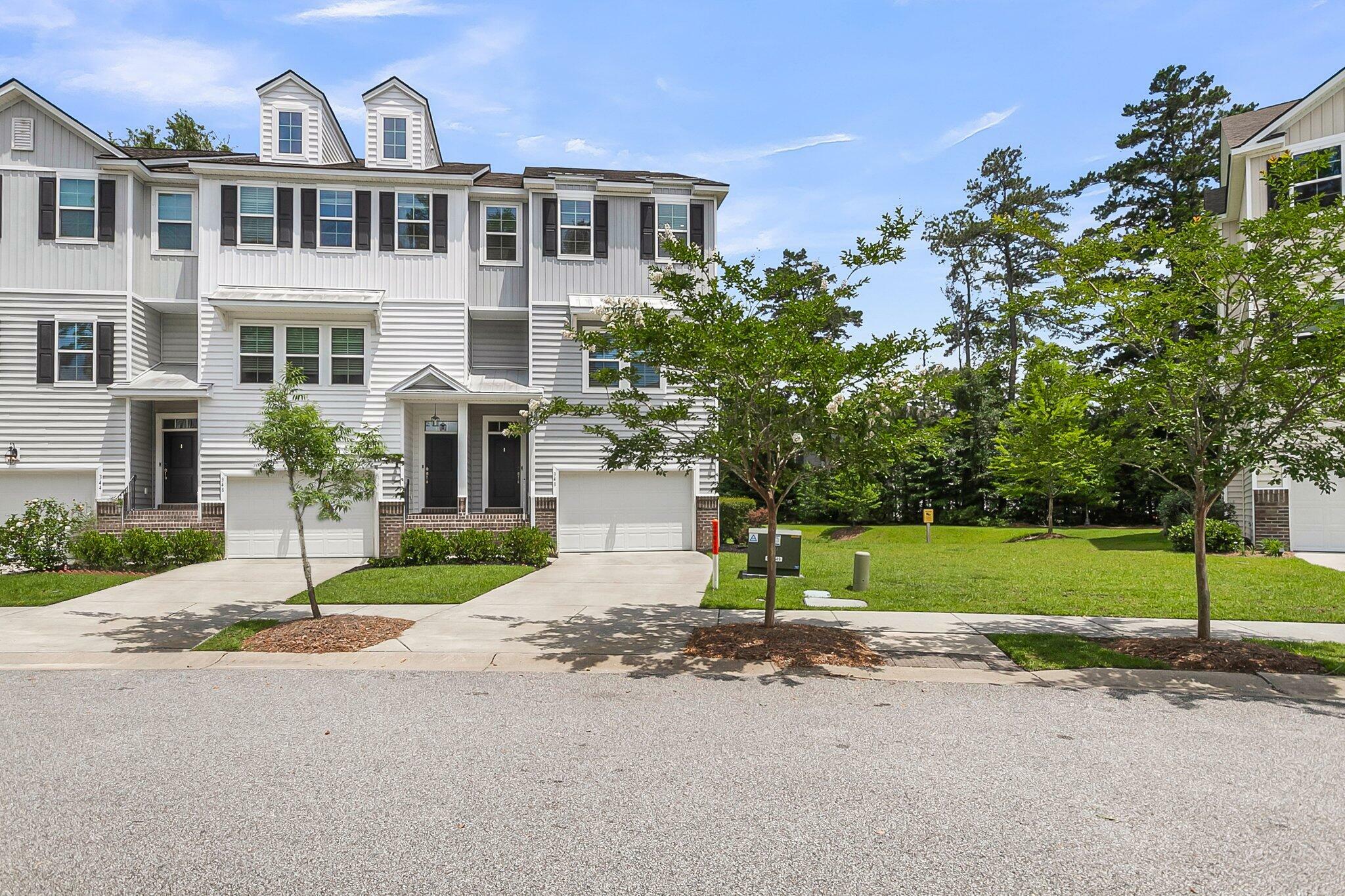 Property Photo: 348 Spindlewood Way SC 29414