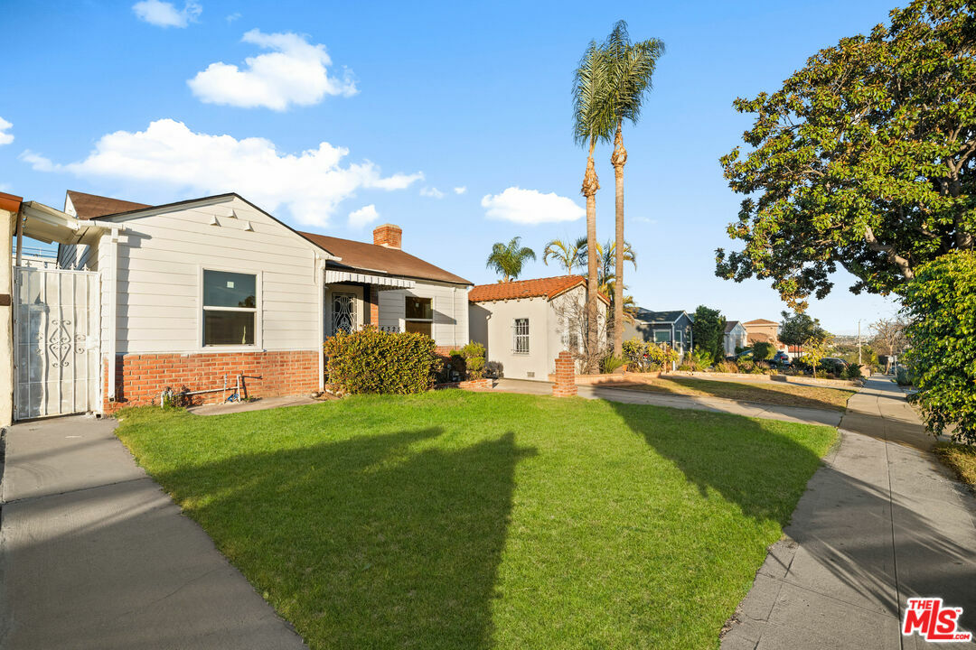 Property Photo: 4325 W 58th Pl CA 90043