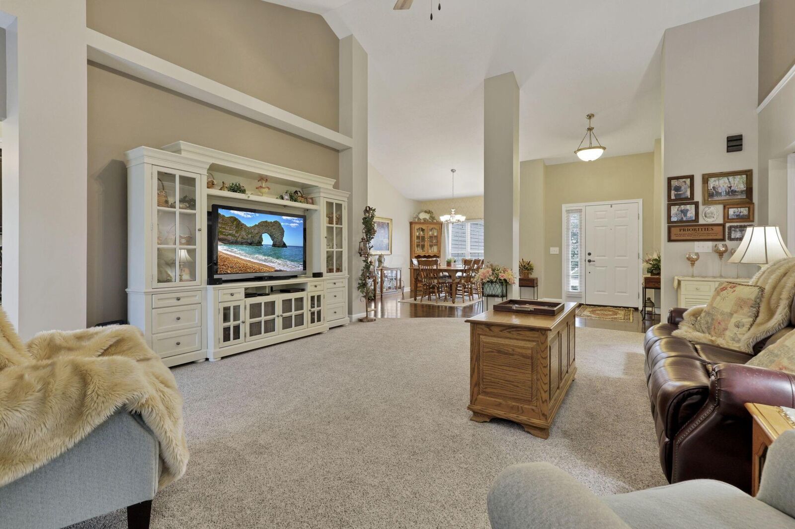 Property Photo: 217 Warbler Court OH 43147