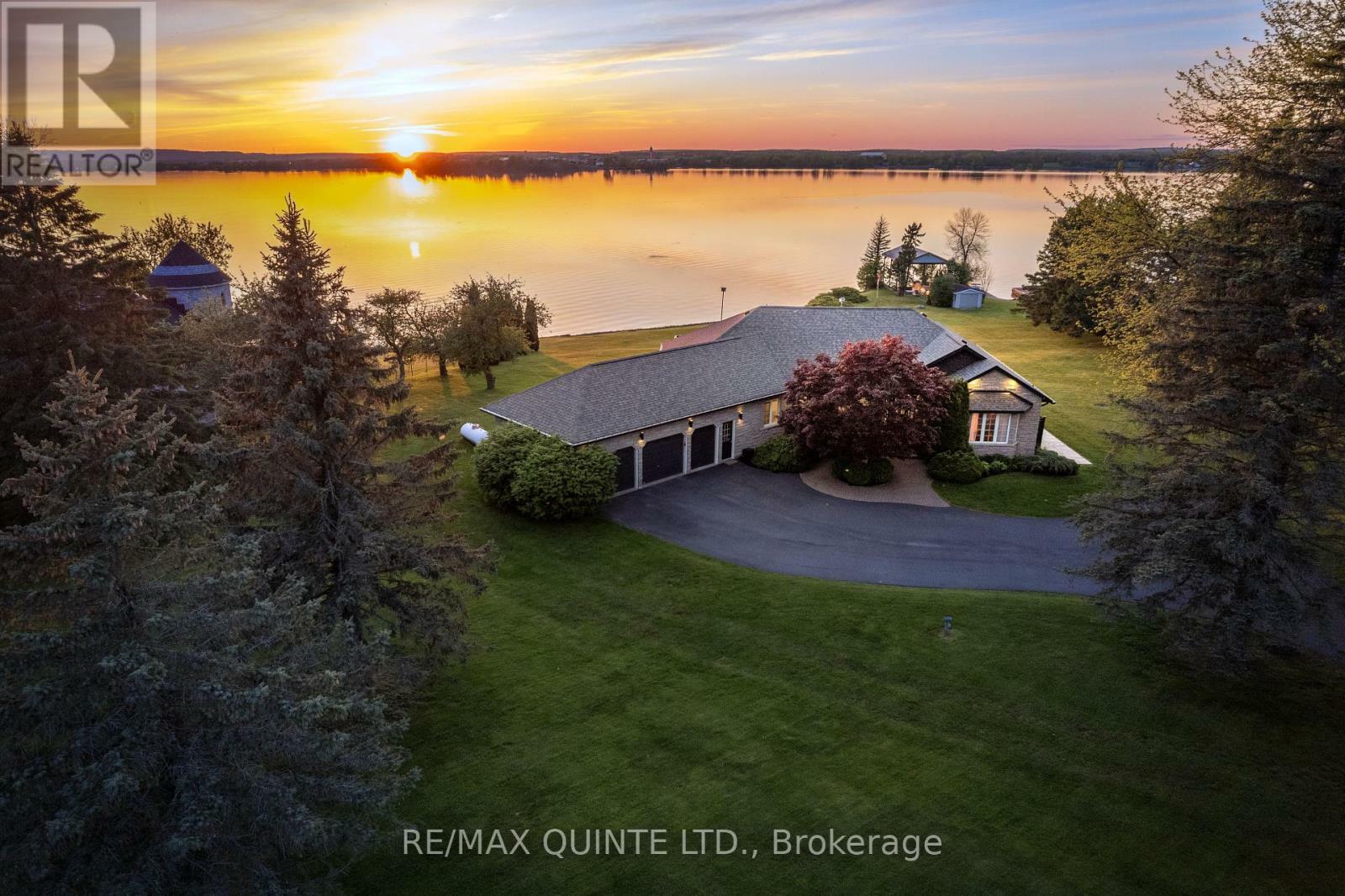 Property Photo: 2400 County Rd 3 ON K0K 1L0