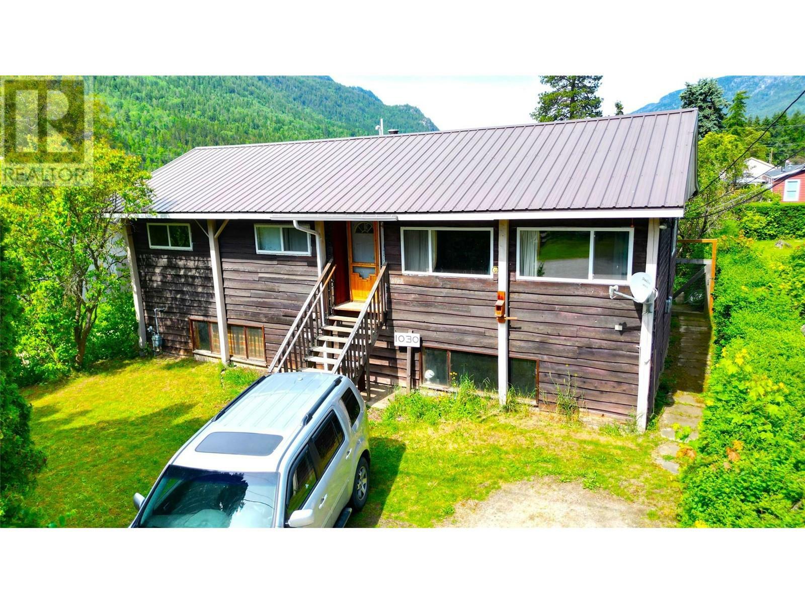 1030 Blake Street  Castlegar BC V0G 1X0 photo