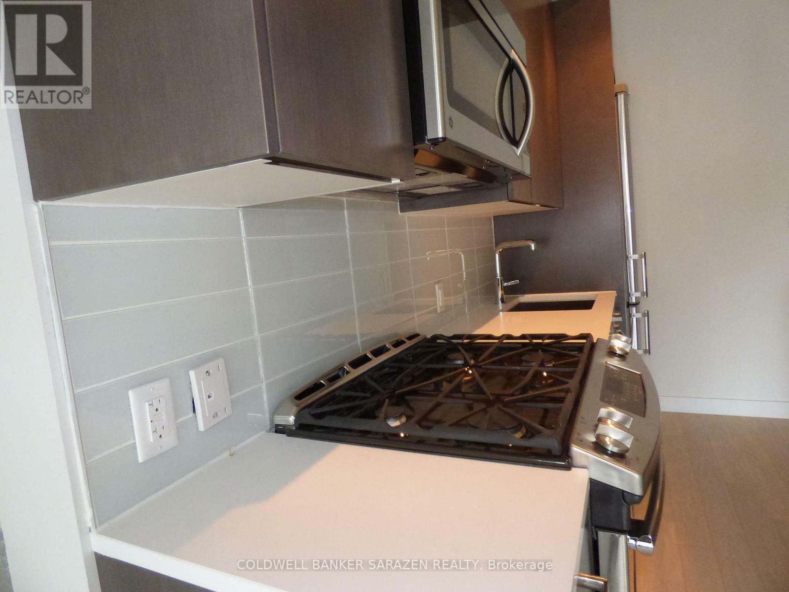 Property Photo: 224 Lyon Street 1510 ON K1R 5E6