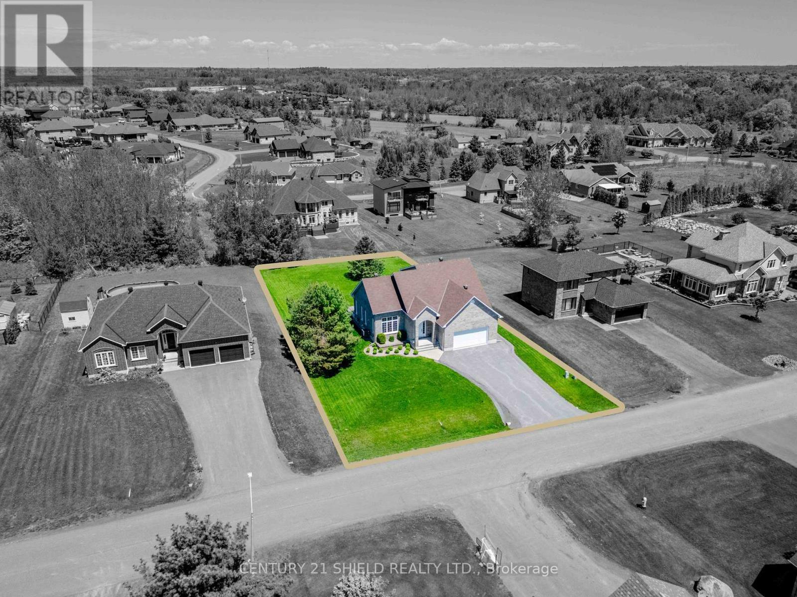 Property Photo: 10 Stratford Boulevard ON K0C 1P0