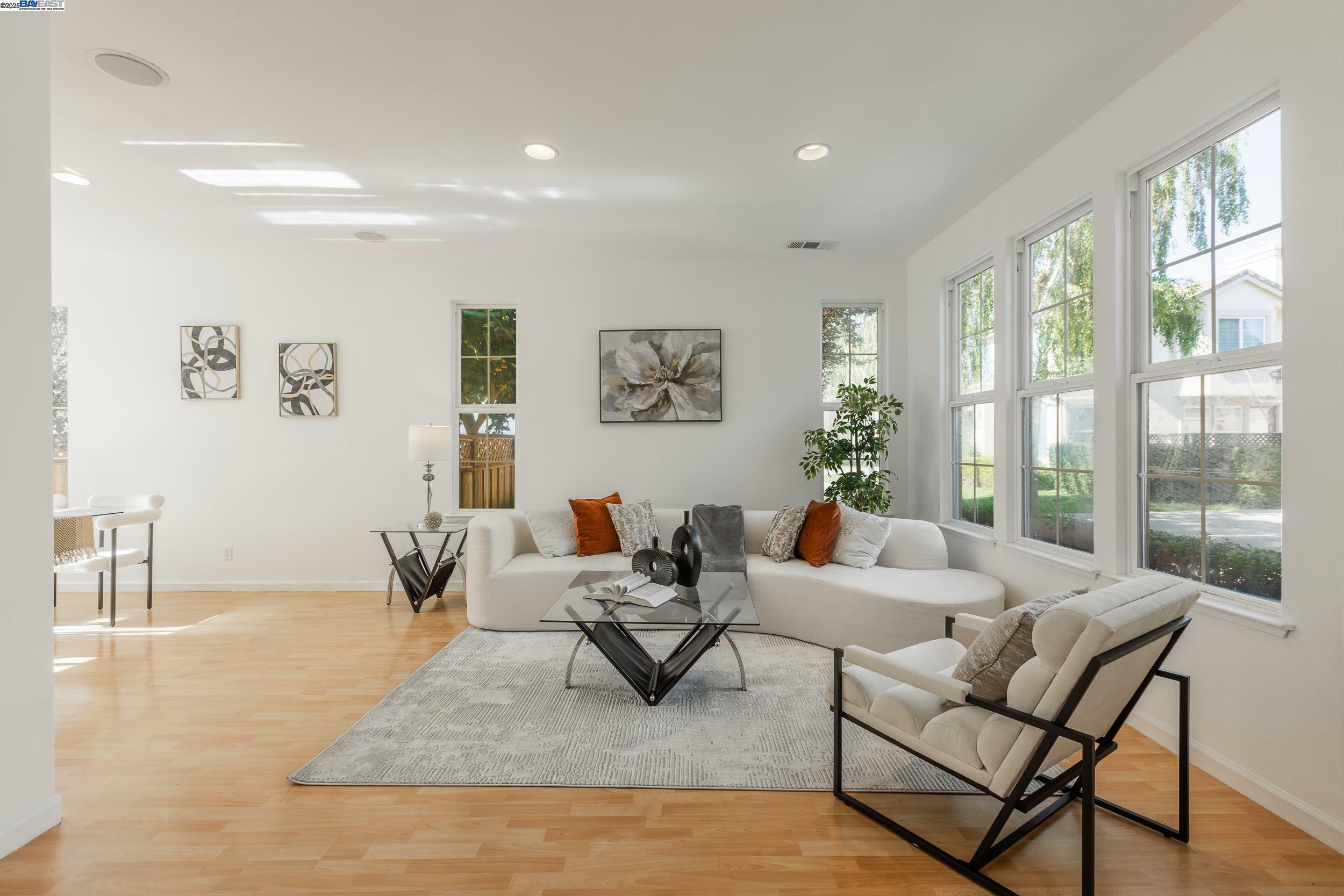 Property Photo:  4008 Mount Vernon Pl  CA 94568 