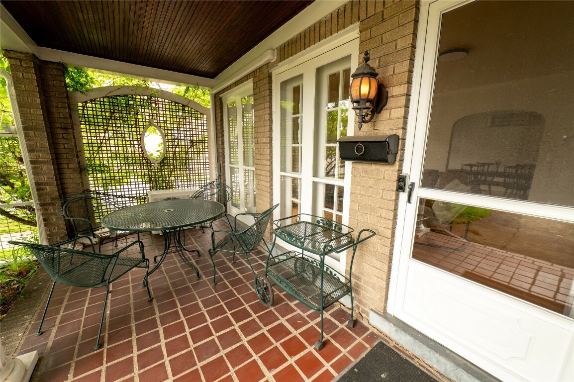 Property Photo: 2926 State Street PA 16508